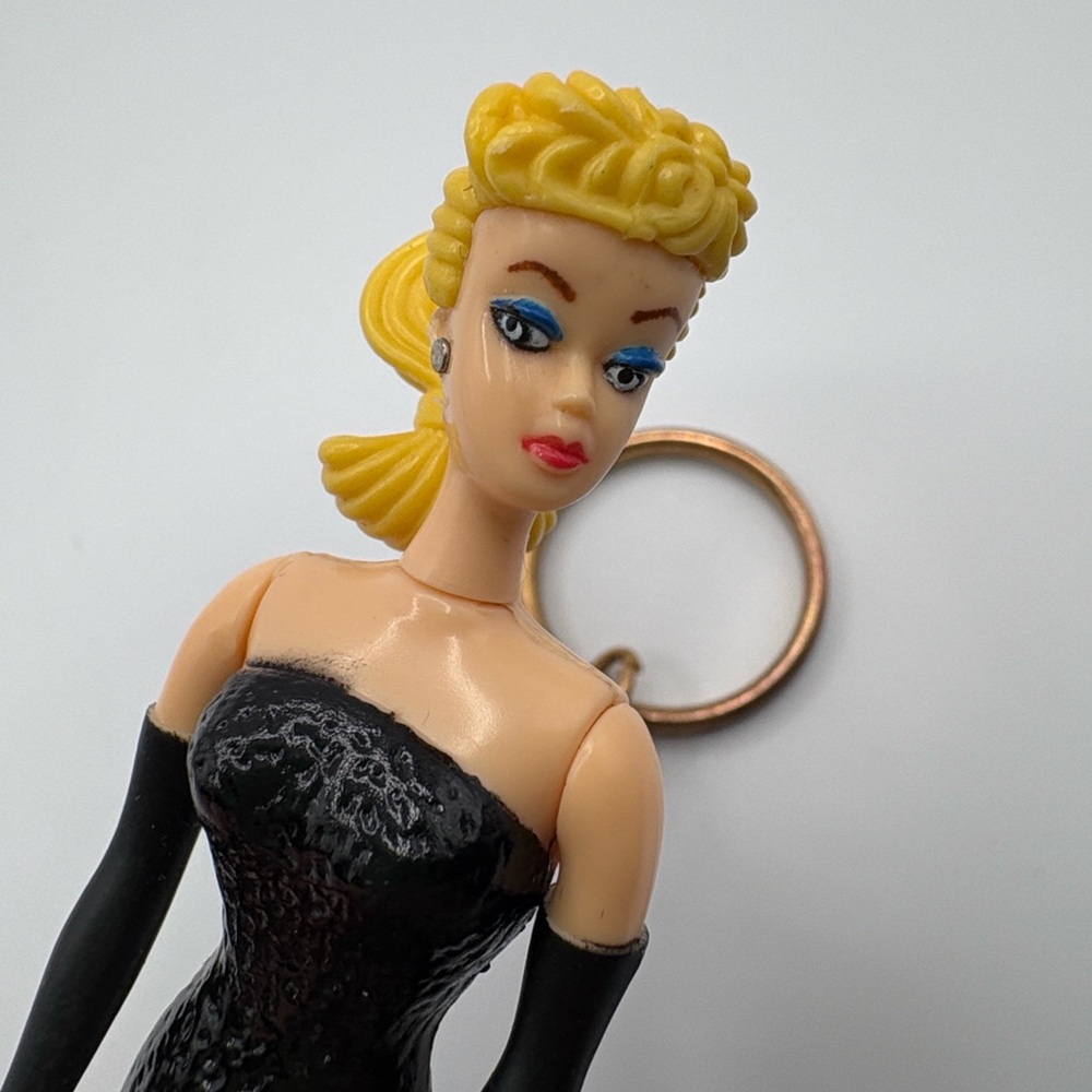 Lot 2 VTG 90’s Blonde Barbie Christmas pin and Black evening Gown Doll Key Chain - Picture 4 of 15